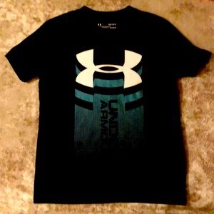 Under Armour top